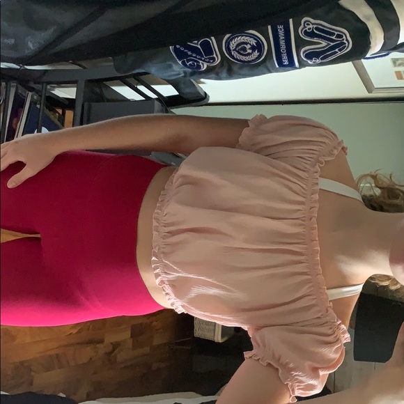 Cute pink top - Picture 3 of 3